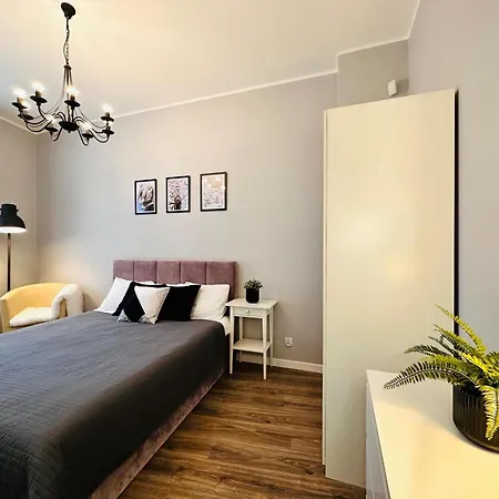 Apartman Studio Monte & Molo - Krolowej Jadwigi 6 *